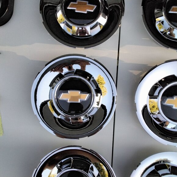 Set of 6 OEM 09 - 14 Chevrolet Tahoe Silverado Suburban Center Cap P/N 19433403 - Picture 9 of 16